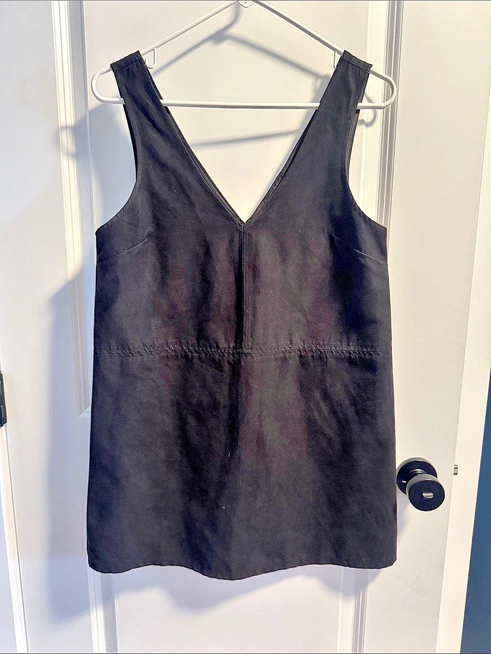 Kendall & Kylie Black V-Neck Tank Top Size Small Like New